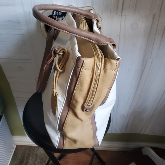 David Jones leather 3 compartment tricolor tote - Picture 4 of 8